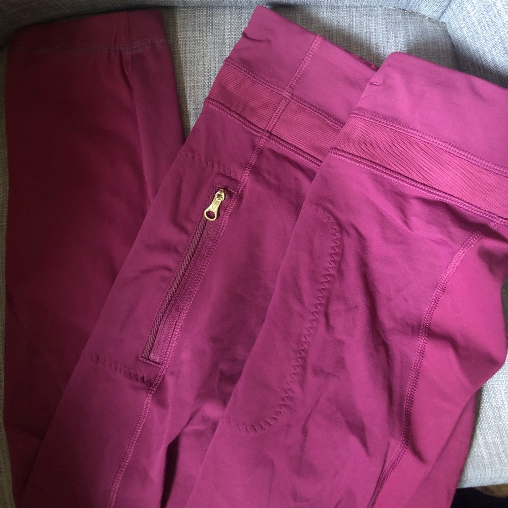 Wine colored tights with mesh and zip details